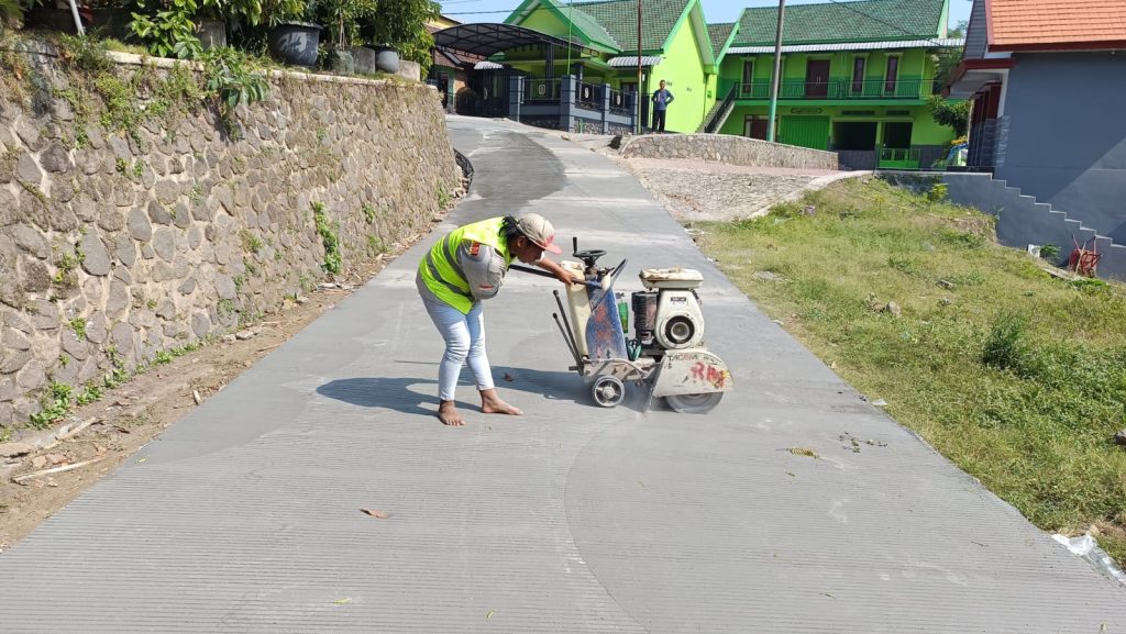 BANTUAN KEUANGAN KEPADA SELOLIMAN